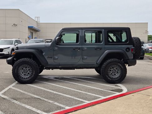 Used 2026 Jeep Wrangler Unlimited Sport AWD/4WD image 6