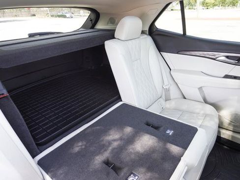 Used 2022 Buick Envision Avenir w/ Technology Package II image 32