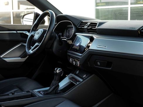 Used 2020 Audi Q3 2.0T Premium image 25