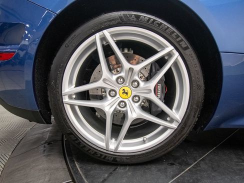 Used 2016 Ferrari California T RWD image 49