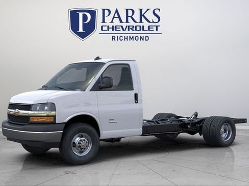 New 2025 Chevrolet Express 3500 w/ Power Convenience Package image 2