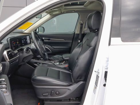 Used 2025 Kia Telluride S FWD image 7