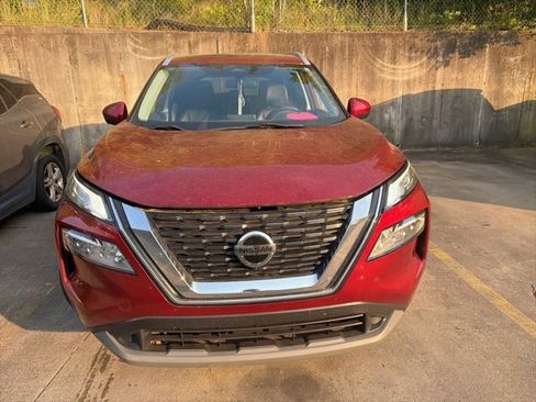 Used 2021 Nissan Rogue SV w/ Premium Package FWD image 2