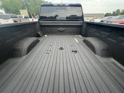 Used 2022 Chevrolet Silverado 2500 LTZ w/ LTZ Plus Package AWD/4WD image 8