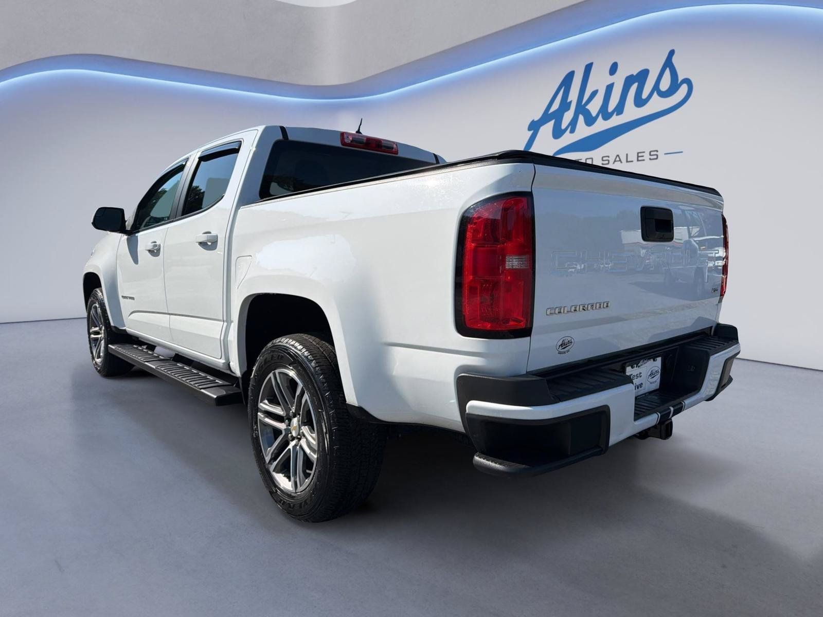 Used 2022 Chevrolet Colorado W/T w/ Custom Special Edition RWD image 3