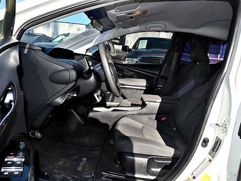 Used 2016 Toyota Prius Two FWD image 14