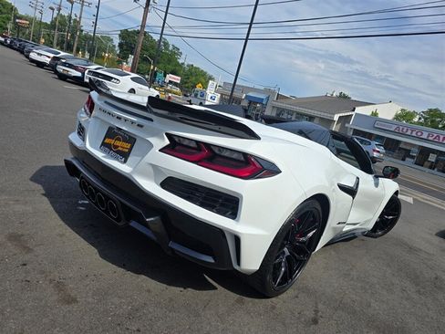 Used 2026 Chevrolet Corvette Z06 w/ Stealth Interior Trim Package RWD image 4