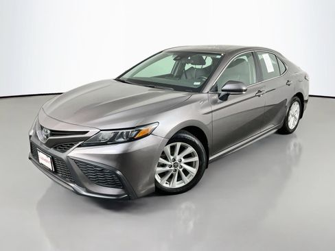 Used 2024 Toyota Camry SE FWD image 1