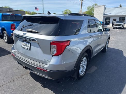 Used 2022 Ford Explorer XLT w/ Equipment Group 202A AWD/4WD image 7