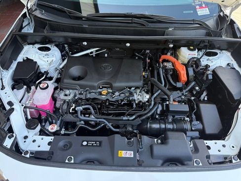 Used 2024 Toyota RAV4 LE AWD/4WD image 18