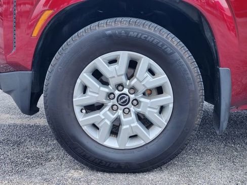 Used 2023 Nissan Frontier SV w/ SV Premium Package RWD image 10