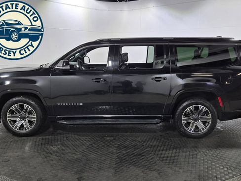 Used 2024 Jeep Wagoneer L Series II AWD/4WD image 4