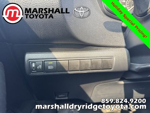 Used 2022 Toyota Corolla LE image 16
