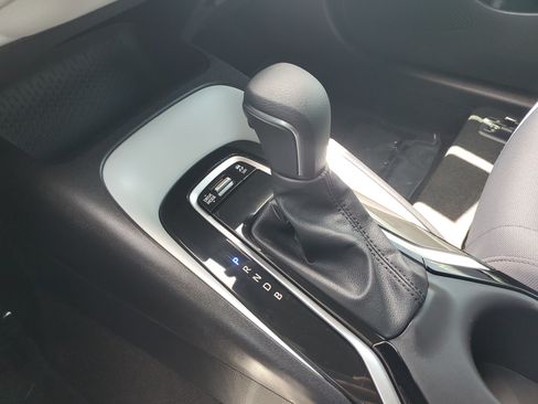 Used 2025 Toyota Corolla SE FWD image 29