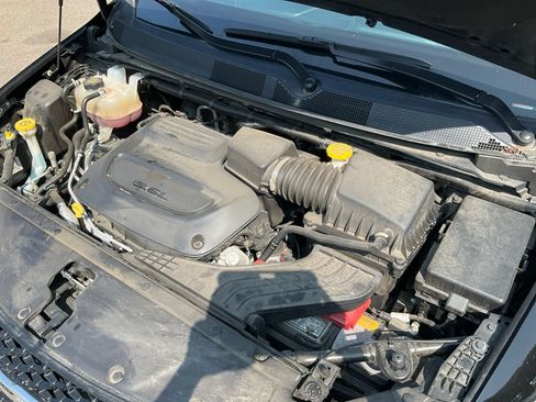 Used 2023 Chrysler Pacifica Touring-L FWD image 30