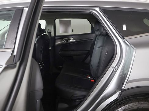 Used 2024 Kia Sportage EX image 31