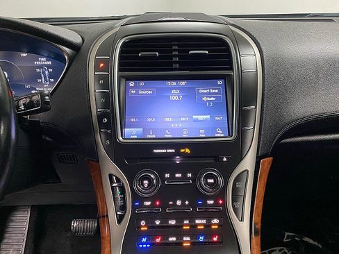 Used 2020 Lincoln Nautilus Reserve image 15