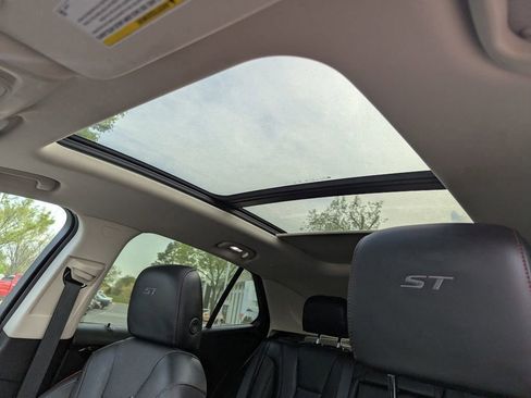 Used 2023 Buick Envision Essence w/ Sport Touring Package AWD/4WD image 26