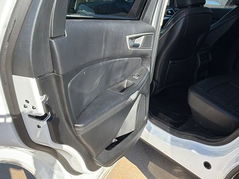 Used 2023 Ford Edge SEL image 23
