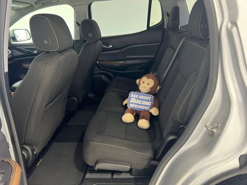 Used 2019 GMC Acadia SLE FWD image 22