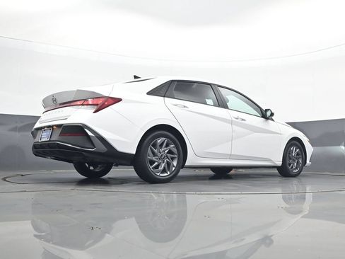Certified 2024 Hyundai Elantra SEL FWD image 26