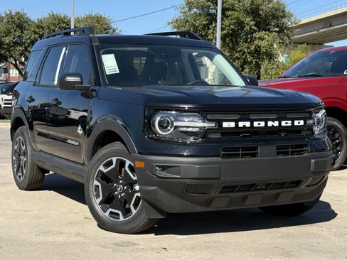 New 2024 Ford Bronco Sport Outer Banks w/ Tech Package image 2
