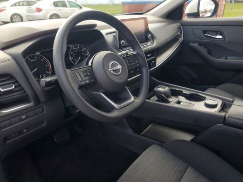 Used 2023 Nissan Rogue SV image 13