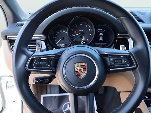 Certified 2023 Porsche Macan AWD/4WD image 27
