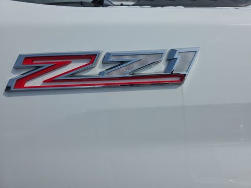 Used 2022 Chevrolet Silverado 2500 LT w/ Convenience Package image 14