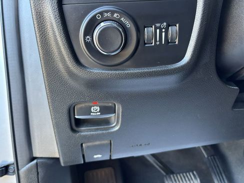 Used 2024 Jeep Grand Cherokee L Laredo image 27