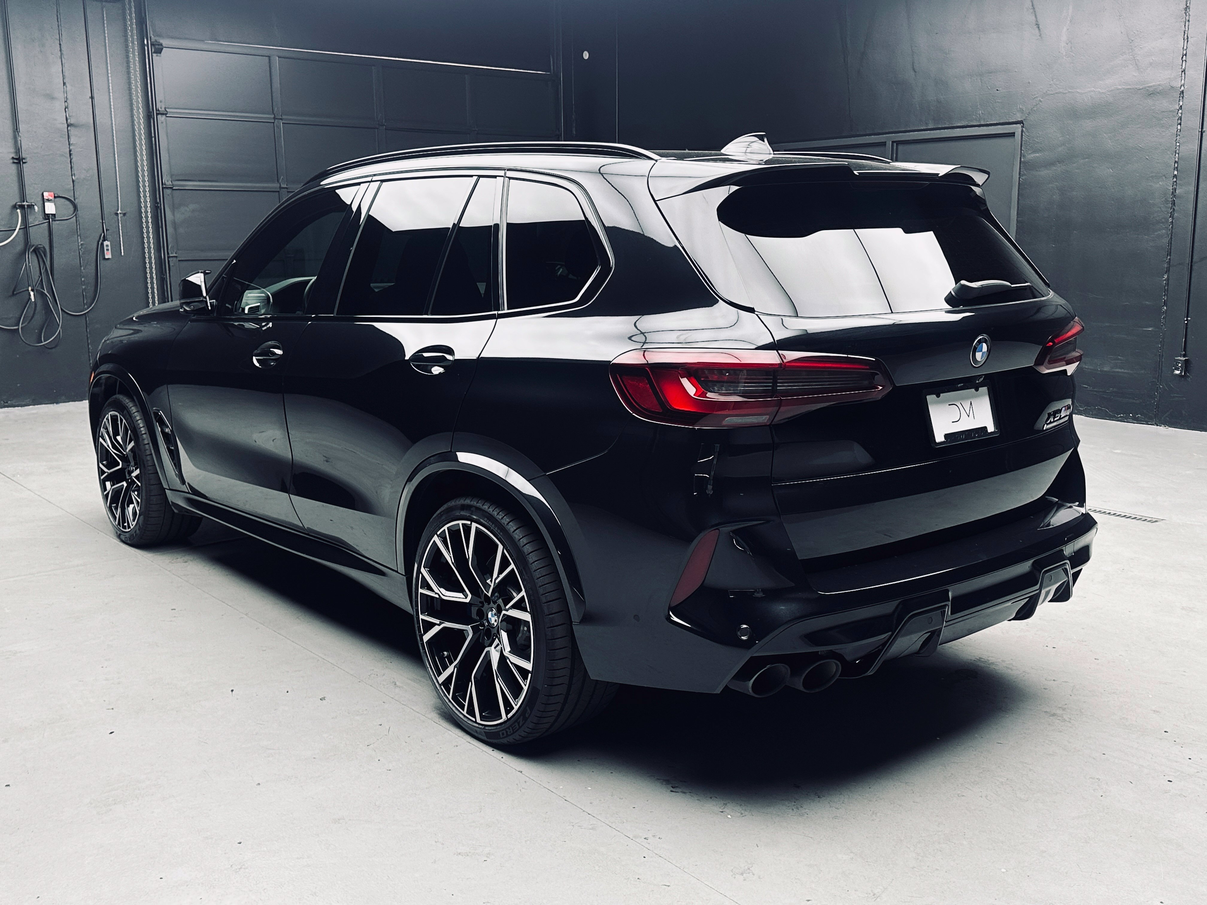 Used 2022 BMW X5 M w/ Competition Package AWD/4WD image 4