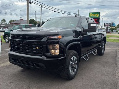 Used 2021 Chevrolet Silverado 2500 Custom w/ Custom Value Package AWD/4WD image 3