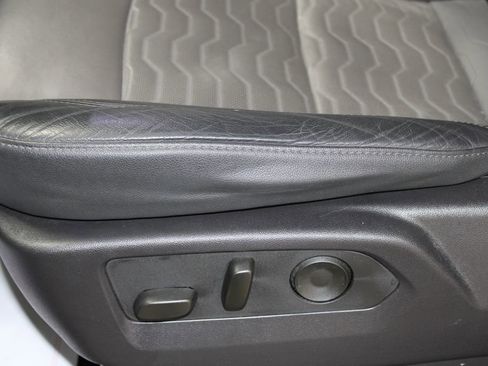 Used 2024 Chevrolet Silverado 1500 ZR2 w/ Technology Package image 51