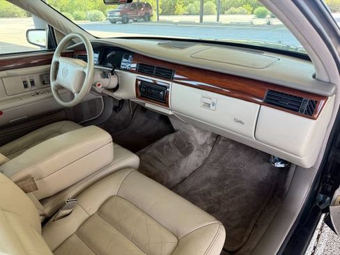 Used 1994 Cadillac De Ville Sedan image 30