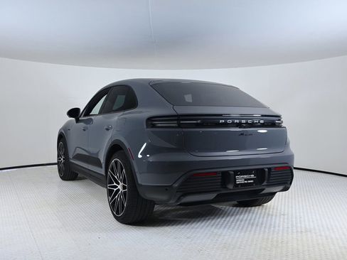 Certified 2025 Porsche Macan Electric image 3