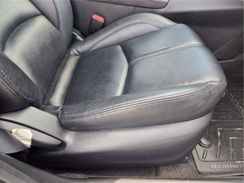 Used 2018 MAZDA MAZDA3 Touring w/ Appearance Package FWD image 21