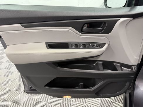 Used 2019 Honda Odyssey EX image 9