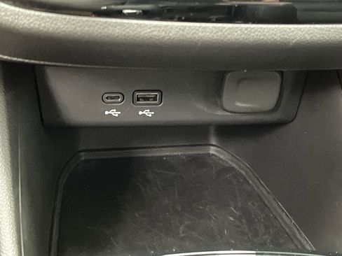 Certified 2024 Buick Envista Sport Touring w/ Convenience I Package FWD image 23