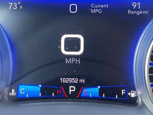 Used 2017 Chrysler 300 Limited w/ Value Package image 22