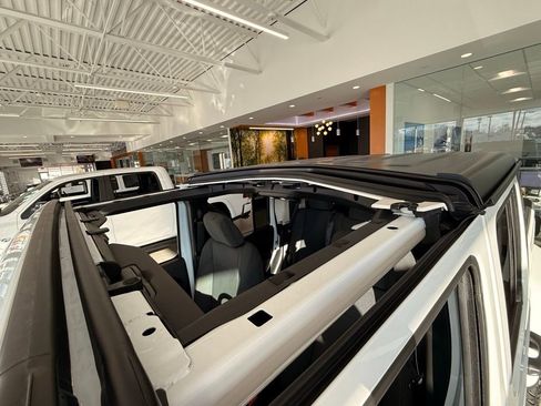 New 2026 Jeep Gladiator Willys image 16