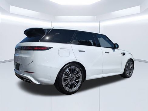 Used 2024 Land Rover Range Rover Sport Dynamic SE image 4