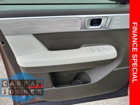 Used 2025 Hyundai Santa Fe Calligraphy AWD/4WD image 17