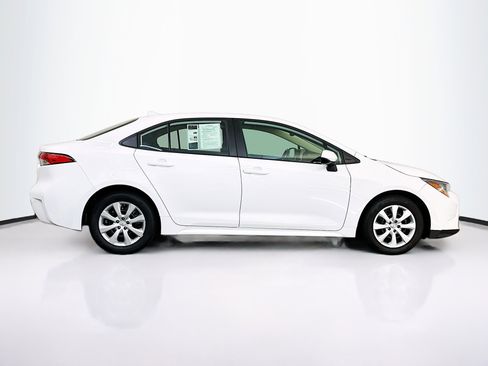 Used 2025 Toyota Corolla LE image 10
