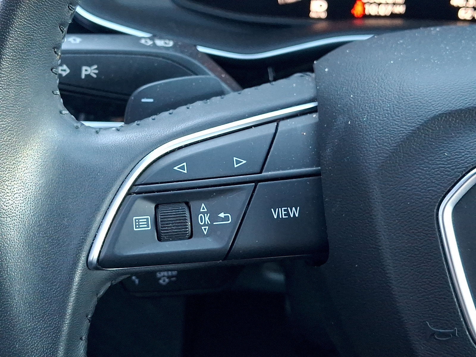 Used 2019 Audi Q8 Premium Plus w/ Premium Plus AWD/4WD image 25