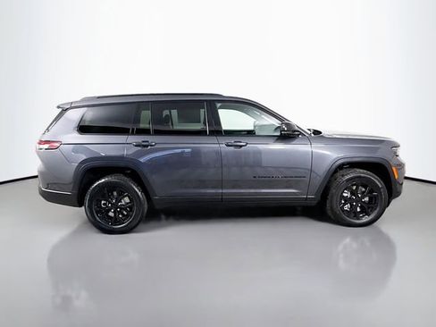 New 2025 Jeep Grand Cherokee L Altitude image 8