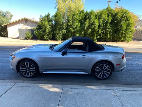 Used 2020 FIAT 124 Spider Urbana Edition Convertible *Lt image 45