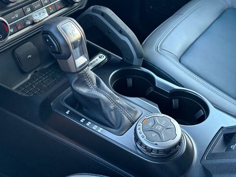 Used 2024 Ford Bronco Outer Banks image 19