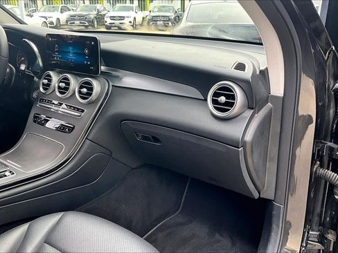 Used 2022 Mercedes-Benz GLC 300 GLC 300 image 18