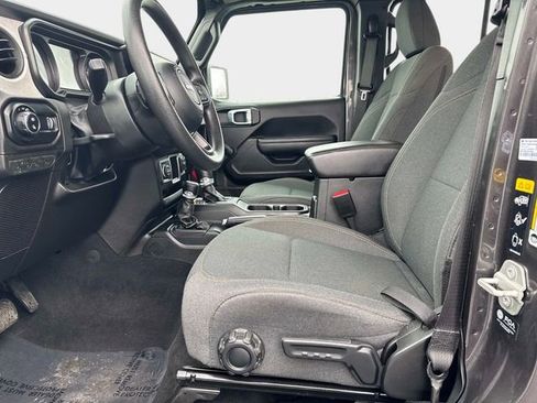 Used 2024 Jeep Gladiator Sport image 15