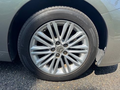 Used 2015 Lexus ES 350 w/ Luxury Package FWD image 7